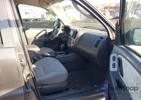 2005 Ford Escape Xlt из США, поврежденный, VIN 1FMYU031X5KB23114